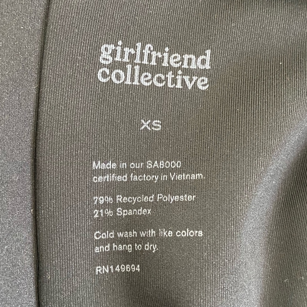 Girlfriend Collective Black Freddie Crop NWT - Picture 6 of 6